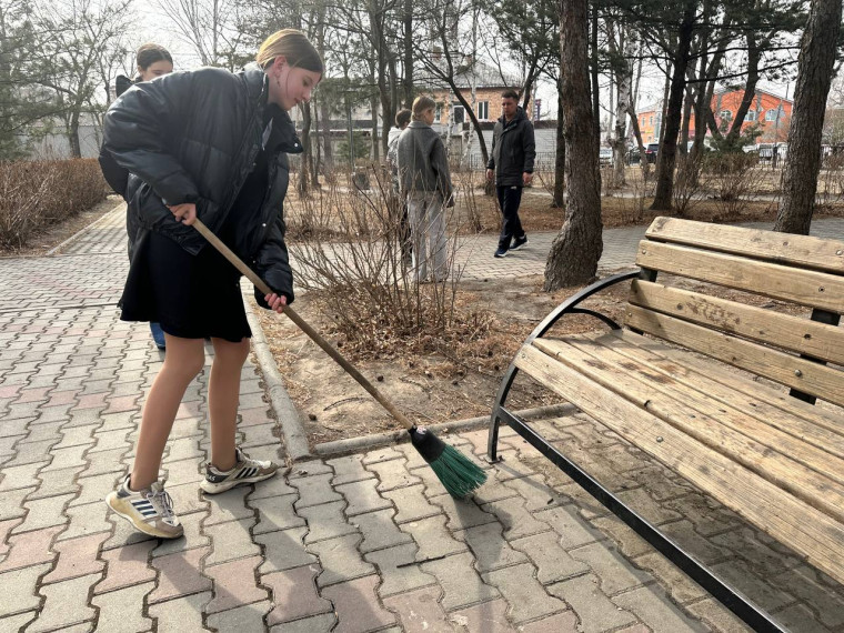 "На субботник выходи!".